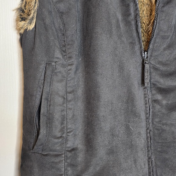 Outback Trading Company Womens Vest Sz XL Faux Fur Reversible With Pockets Black - Picture 7 of 14